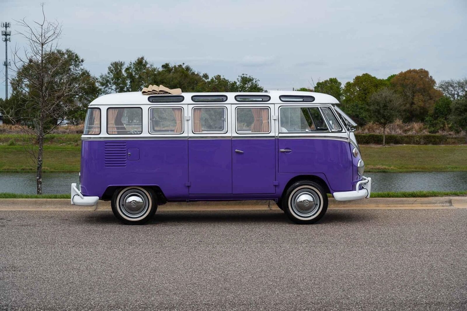 Volkswagen-23-Window-Samba-Bus-1974-Purple-White-153296-6