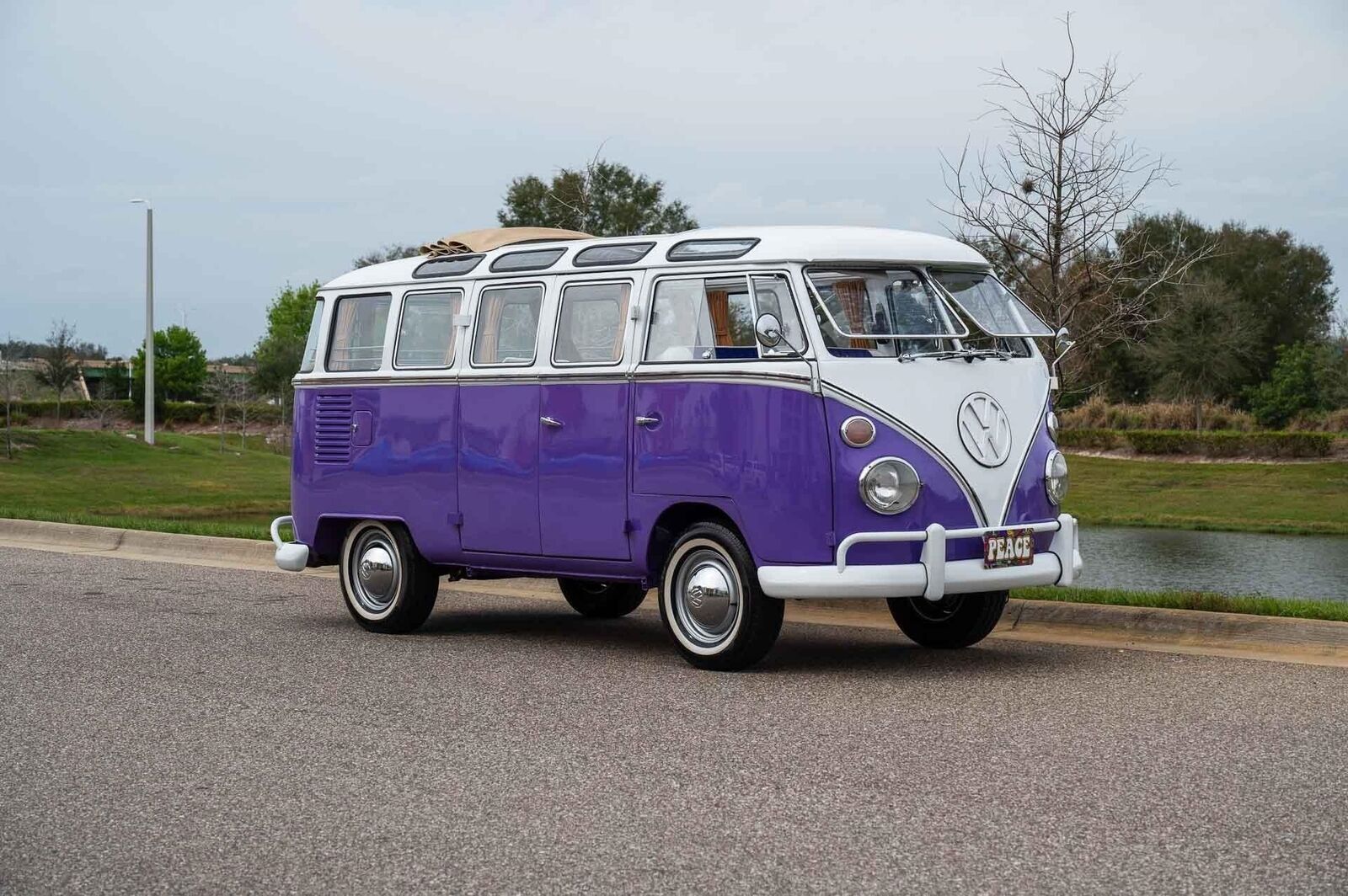 Volkswagen-23-Window-Samba-Bus-1974-Purple-White-153296-8