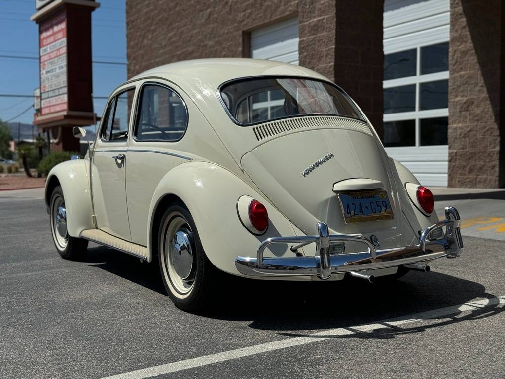 Volkswagen-Beetle-1967-white-2-11