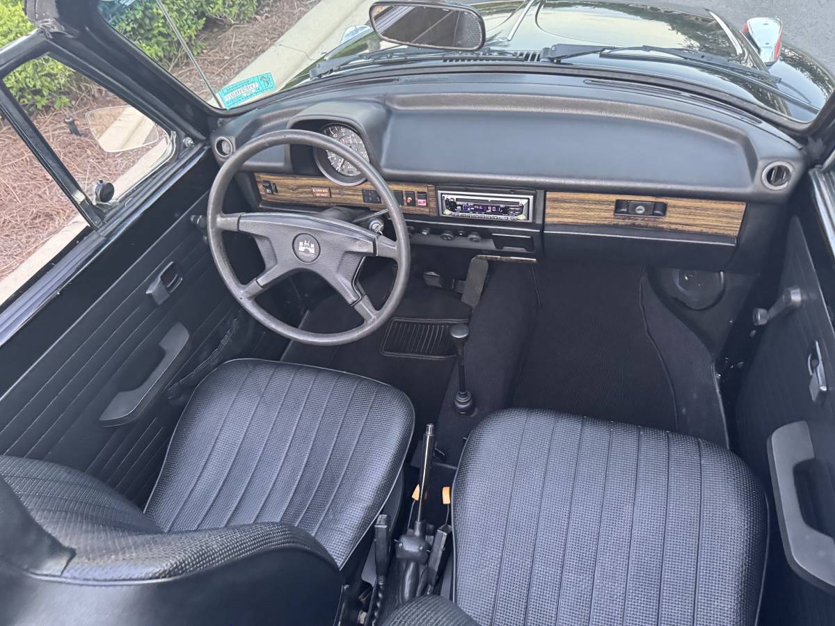 Volkswagen-Beetle-1979-black-170648-14