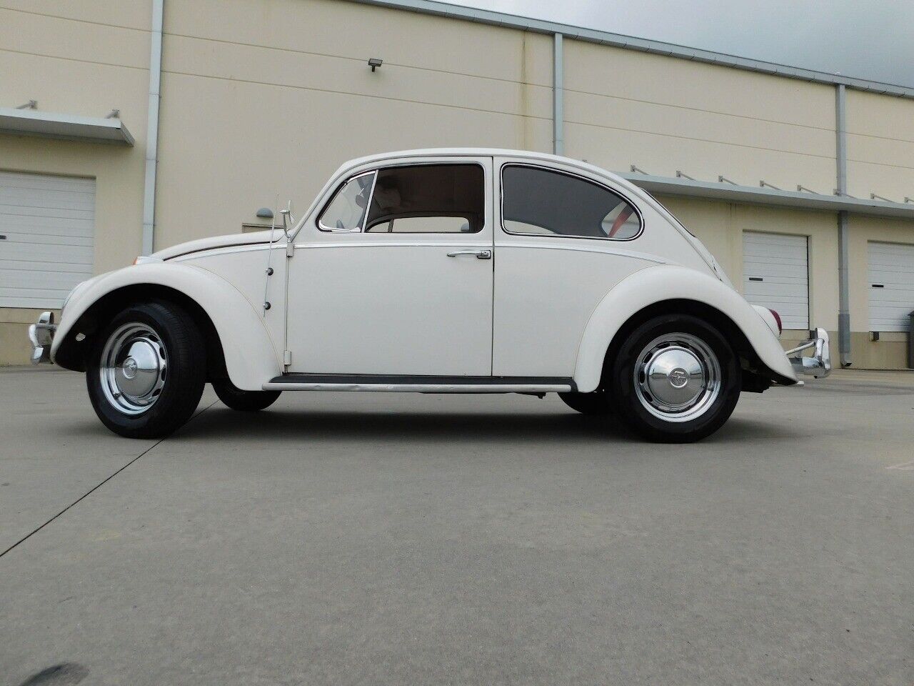 Volkswagen-Beetle-Classic-1966-White-Red-64065-10