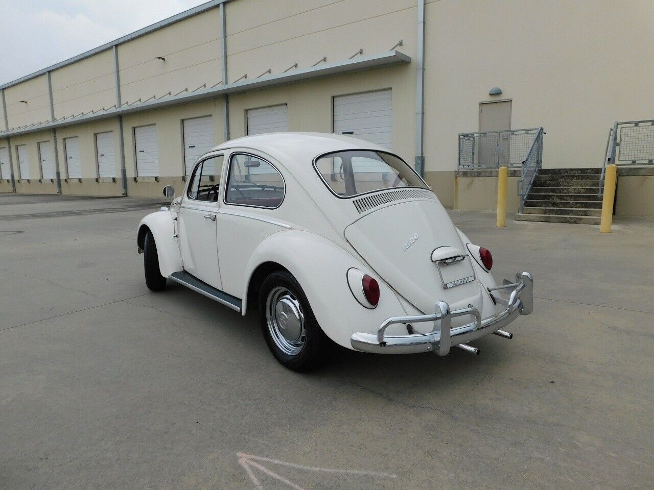 Volkswagen-Beetle-Classic-1966-White-Red-64065-9