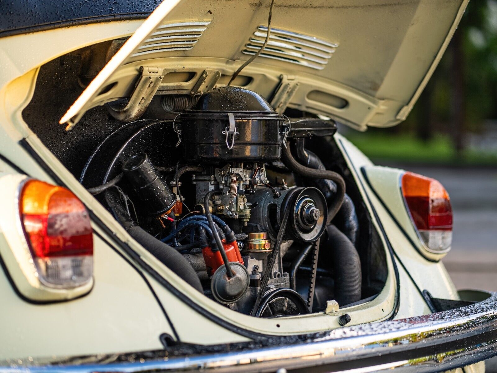 Volkswagen-Beetle-Classic-1969-Yellow-Black-0-18