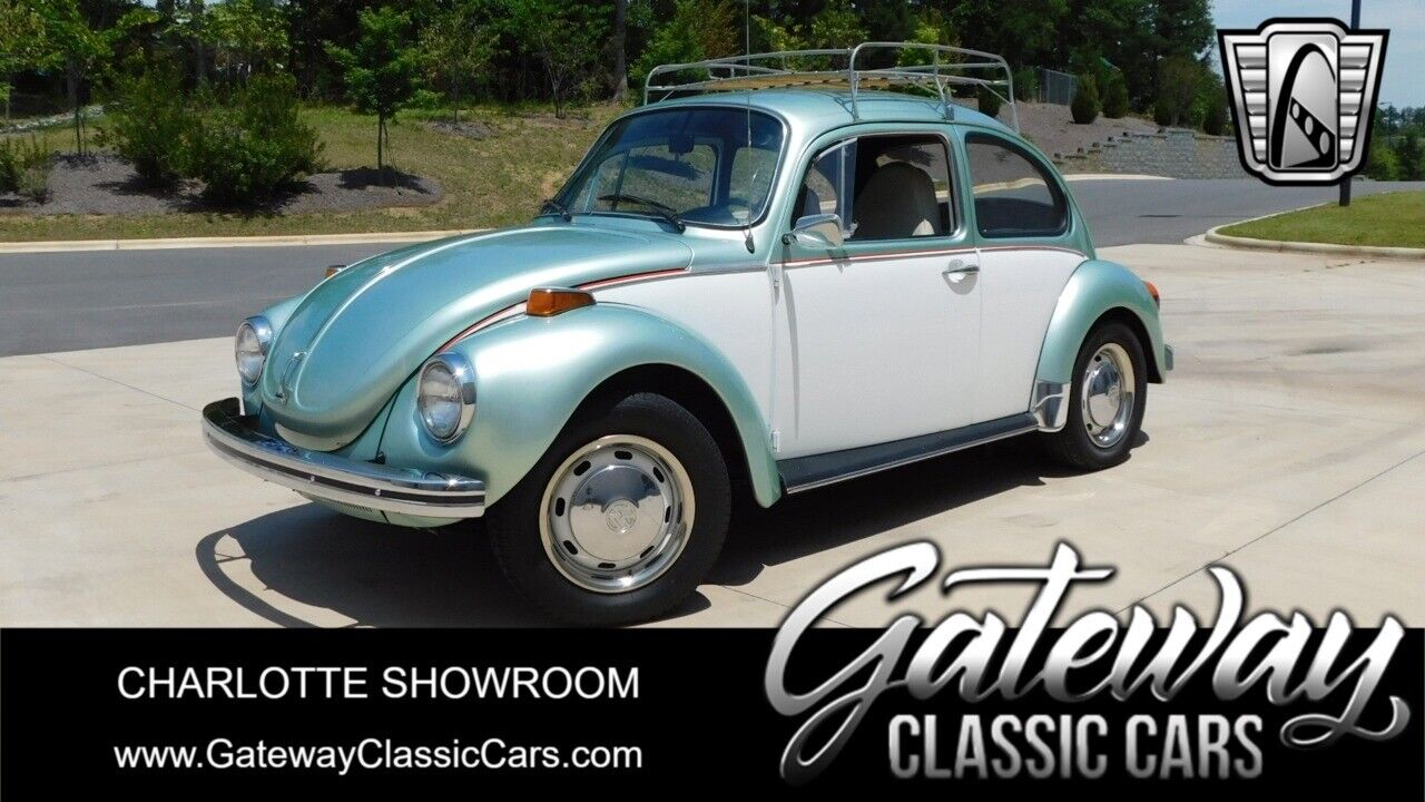 Volkswagen Beetle - Classic  year1}