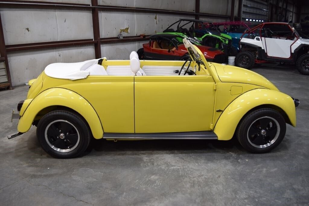 Volkswagen-Beetle-Classic-Berline-1969-Yellow-White-58963-9