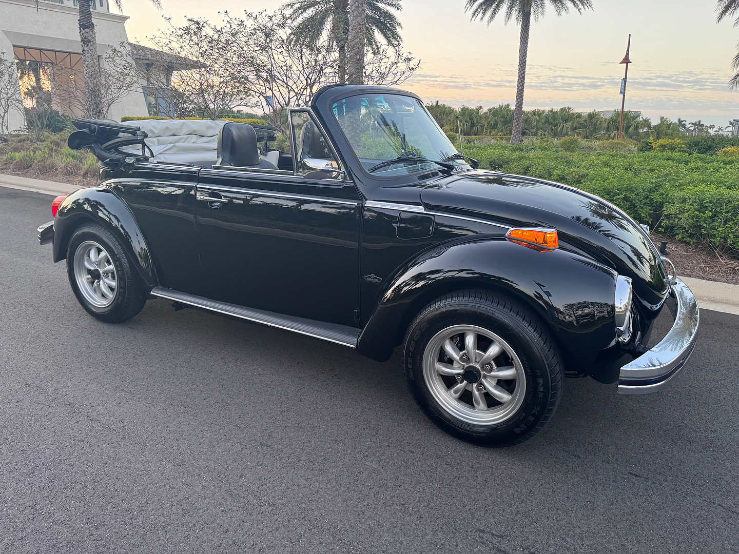 Volkswagen-Beetle-Classic-Cabriolet-1979-Black-Black-170648-19