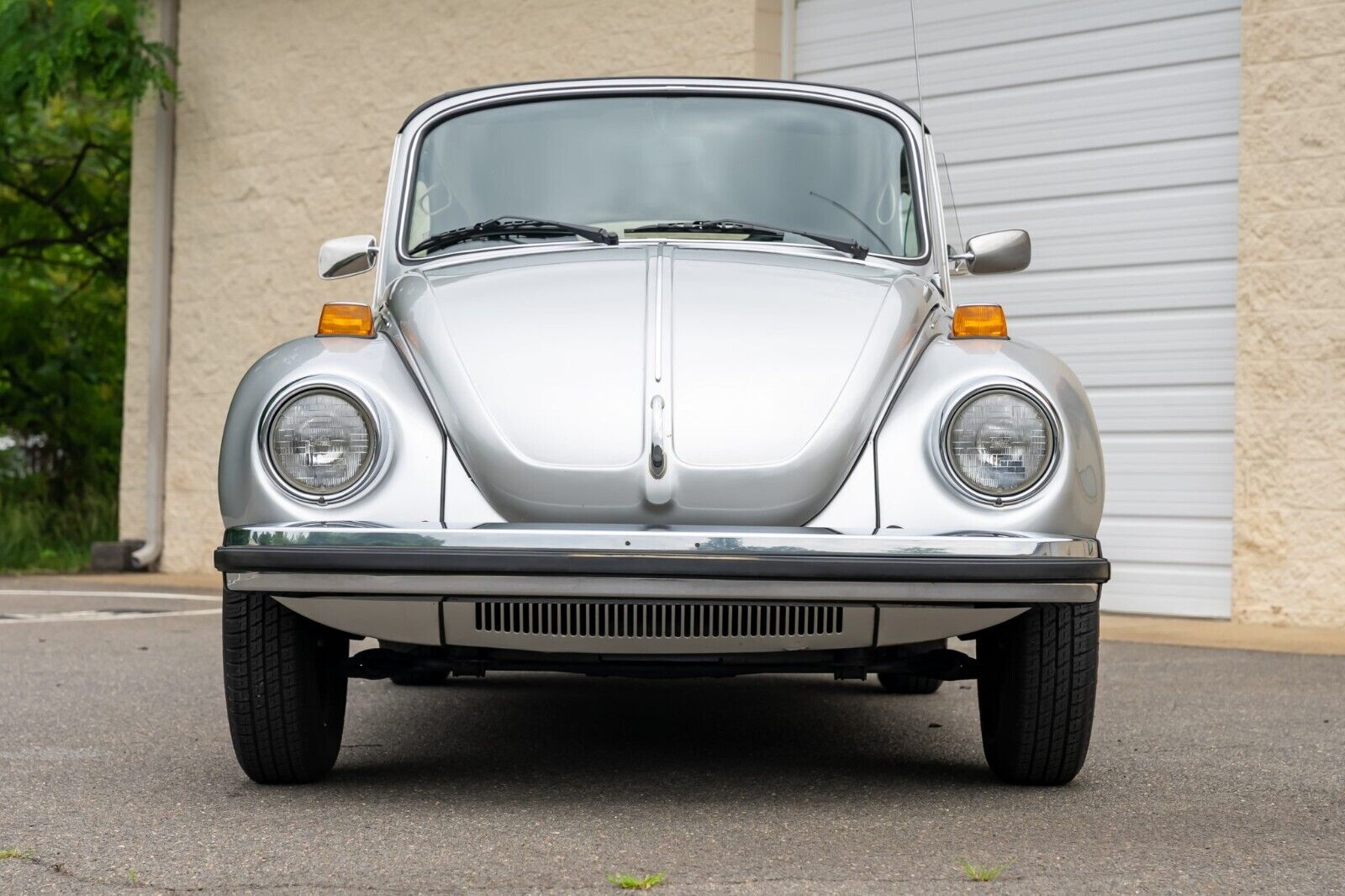 Volkswagen-Beetle-Classic-Cabriolet-1979-Silver-Black-6919-2