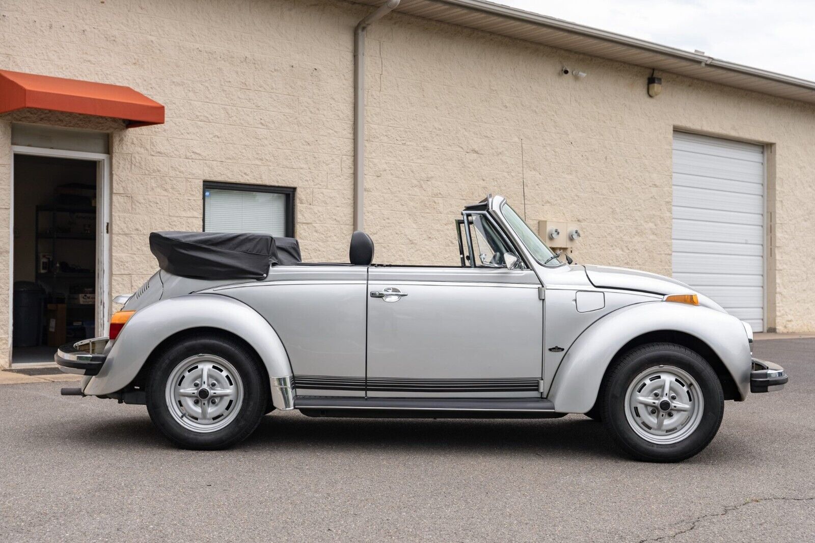 Volkswagen-Beetle-Classic-Cabriolet-1979-Silver-Black-6919-4