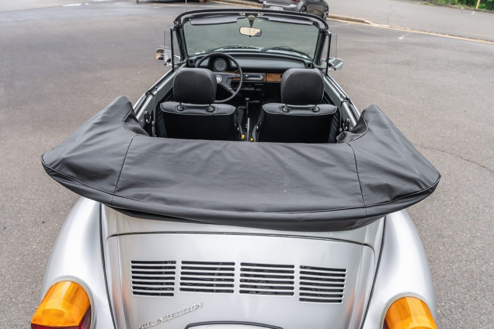 Volkswagen-Beetle-Classic-Cabriolet-1979-Silver-Black-6919-5