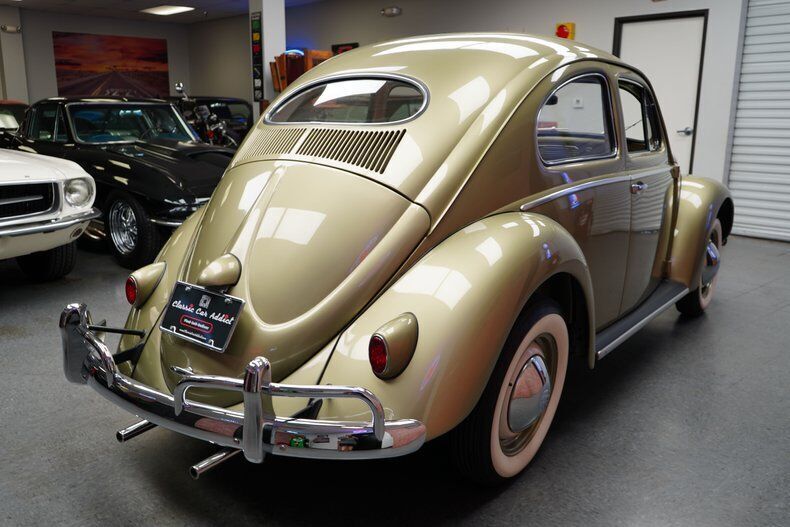 Volkswagen-Beetle-Classic-Coupe-1957-Green-Light-Beige-800-10