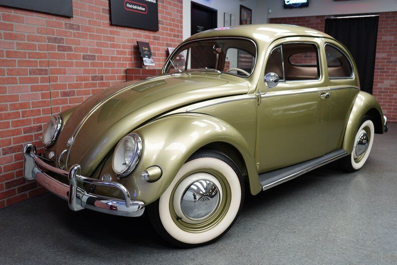 Volkswagen-Beetle-Classic-Coupe-1957-Green-Light-Beige-800-3