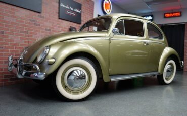 Volkswagen-Beetle-Classic-Coupe-1957-Green-Light-Beige-800-5