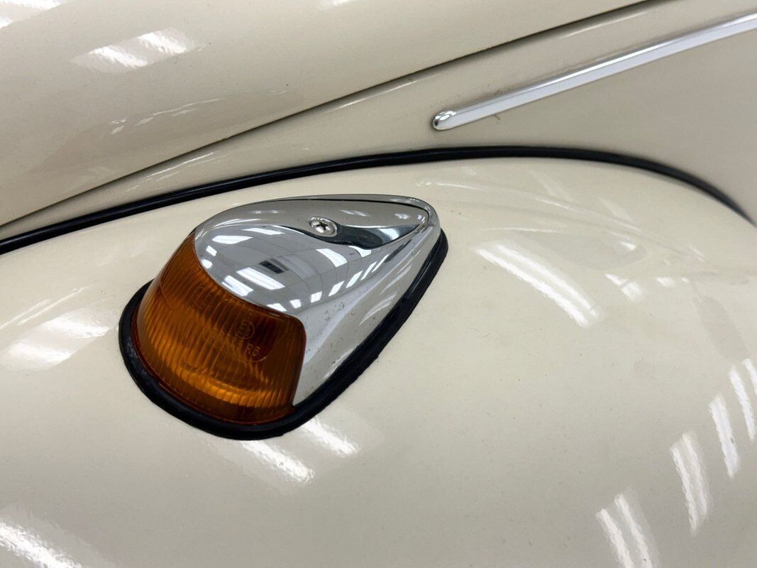 Volkswagen-Beetle-Classic-Coupe-1968-Ivory-Black-50377-10