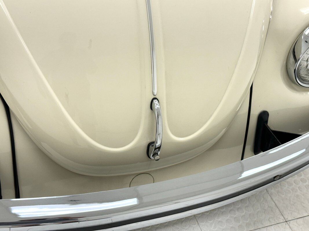 Volkswagen-Beetle-Classic-Coupe-1968-Ivory-Black-50377-8