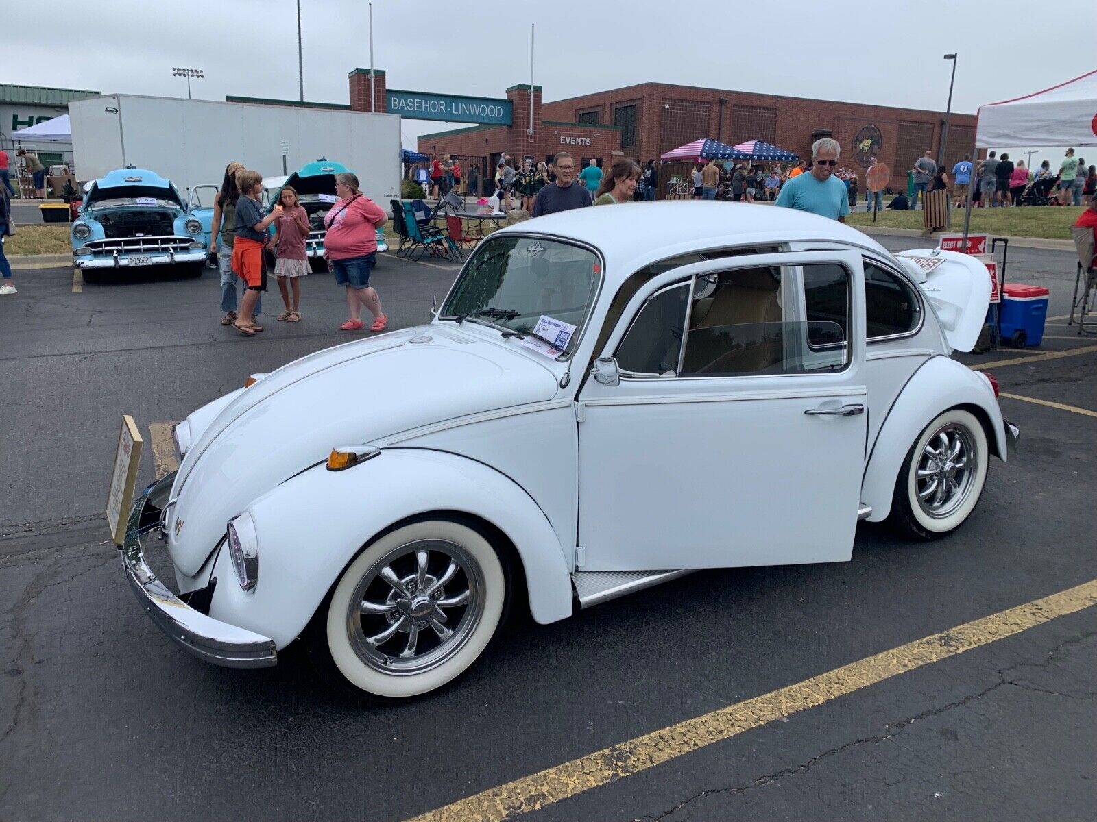 Volkswagen-Beetle-Classic-Coupe-1969-White-Tan-966-13