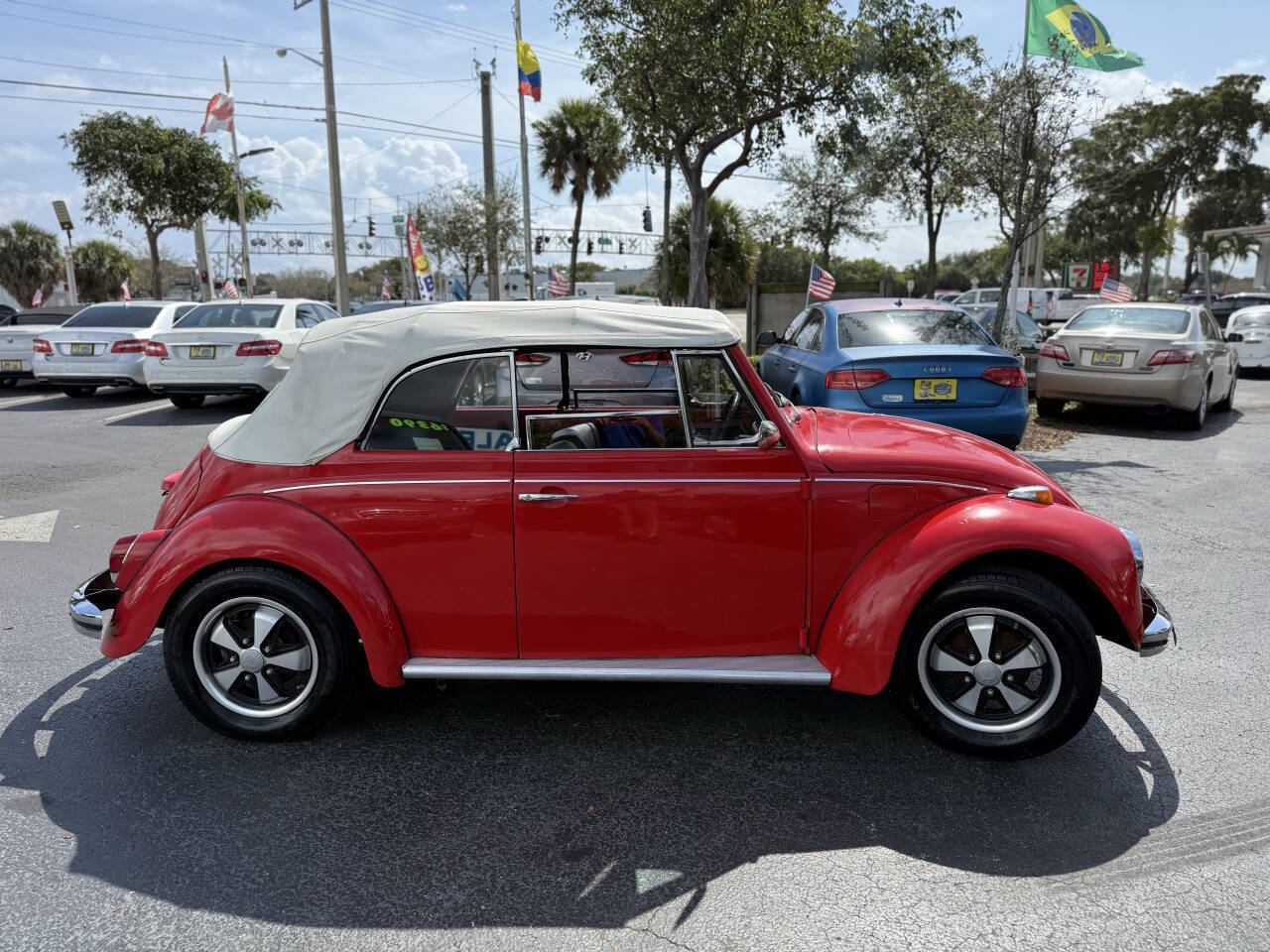 Volkswagen-Beetle-New-Cabriolet-1968-Red-Black-0-3