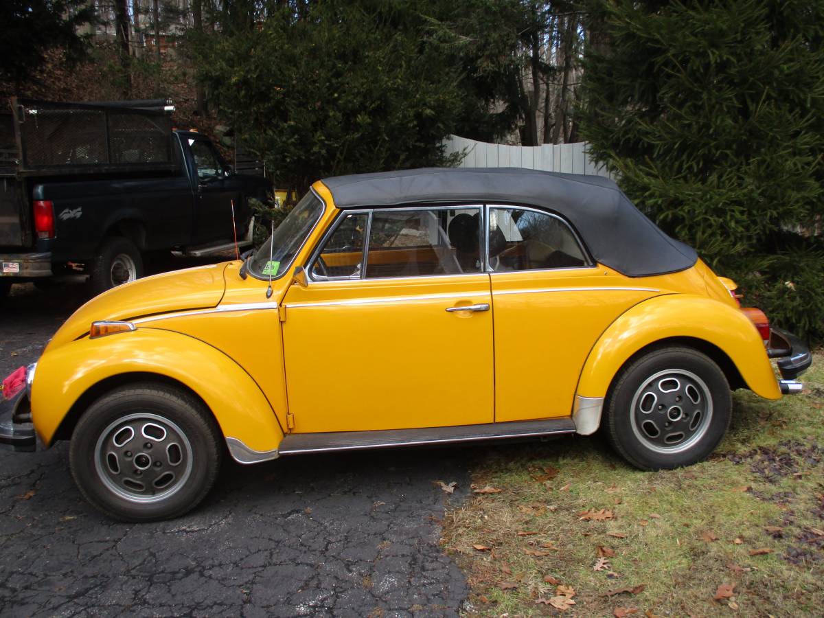 Volkswagen-Beetle-convertible-1977-46297-1