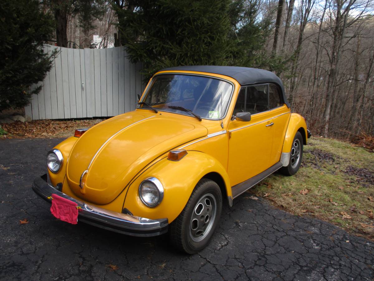 Volkswagen-Beetle-convertible-1977-46297