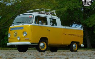 Volkswagen-BusVanagon-1968-Yellow-White-59647-2