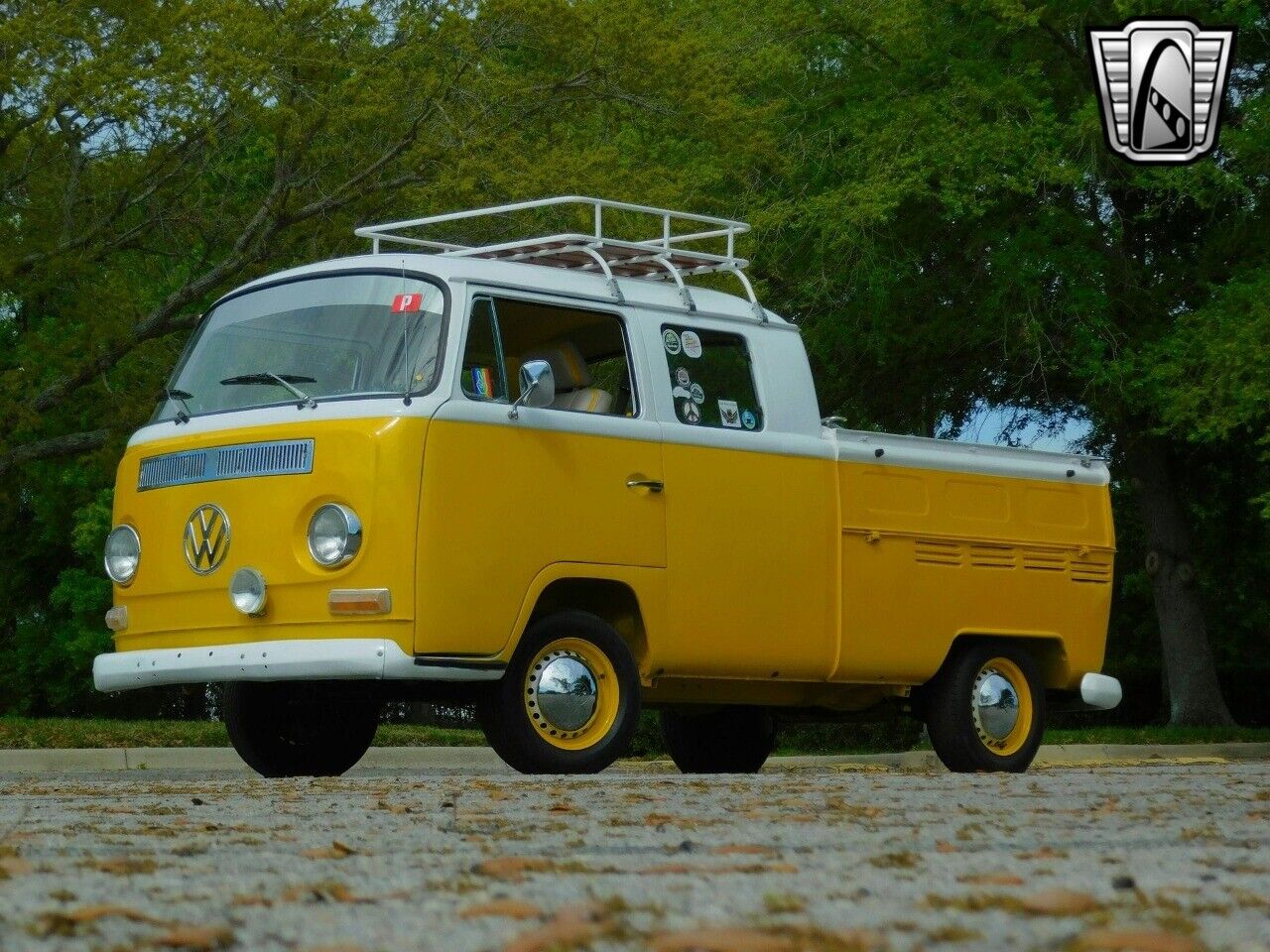 Volkswagen-BusVanagon-1968-Yellow-White-59647-2