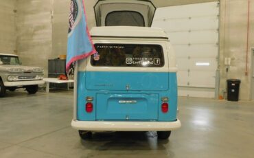 Volkswagen-BusVanagon-1970-Blue-Blue-2546-8