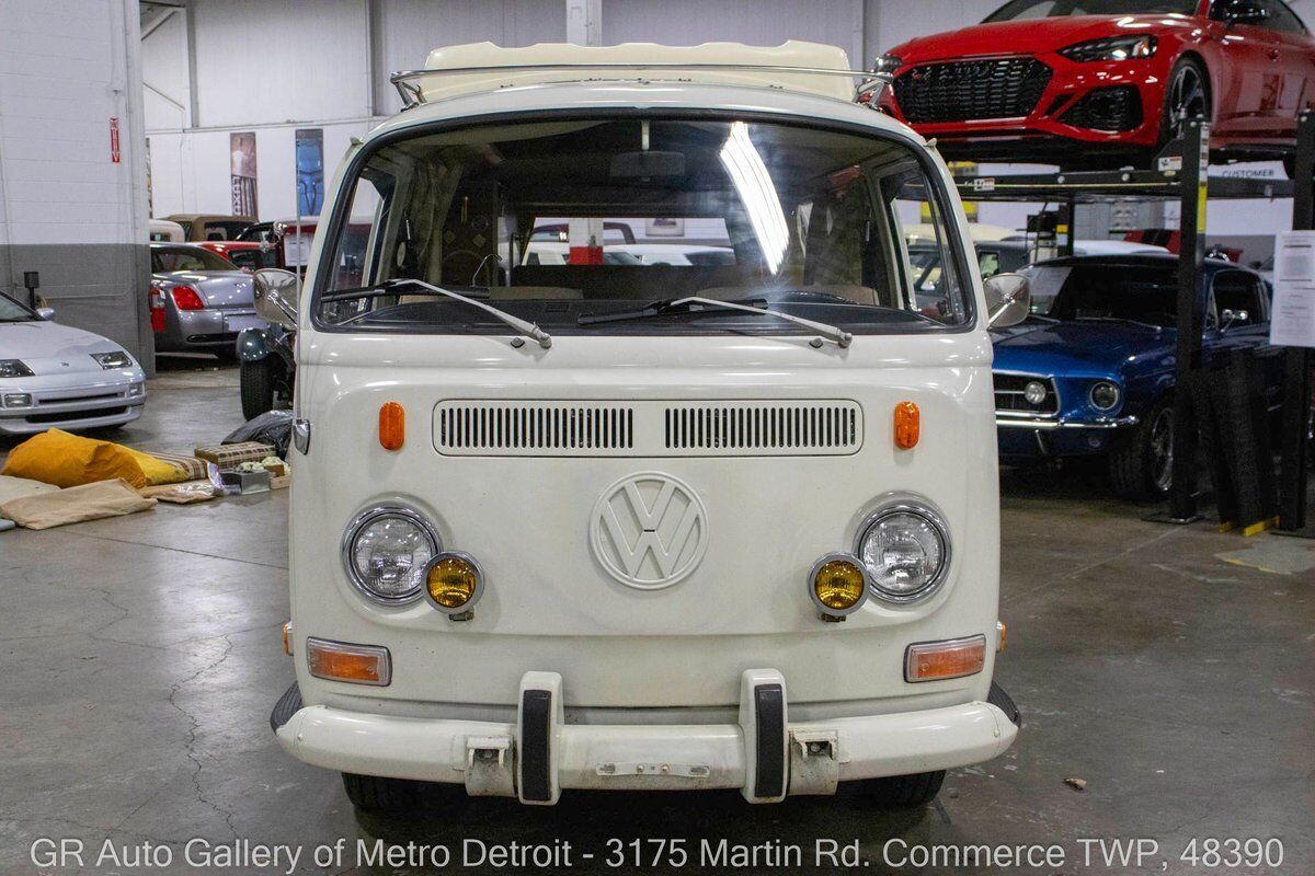 Volkswagen-BusVanagon-1971-White-Tan-85212-10