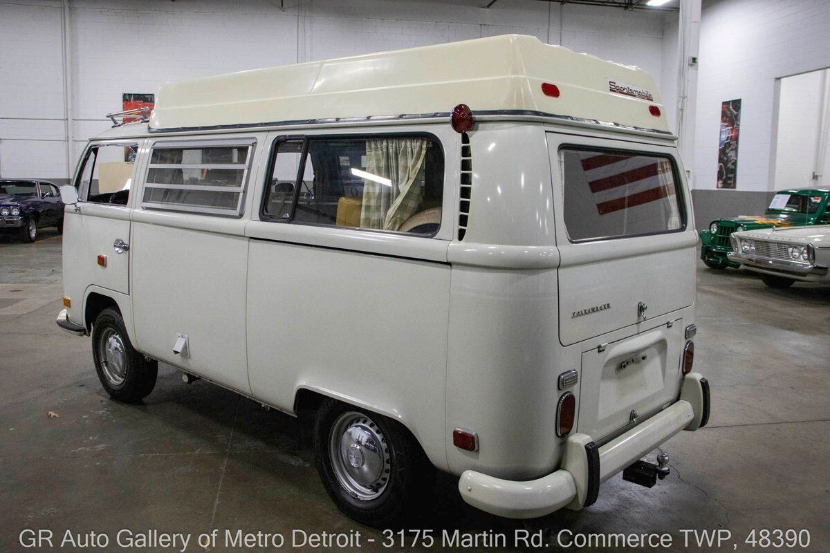 Volkswagen-BusVanagon-1971-White-Tan-85212-3