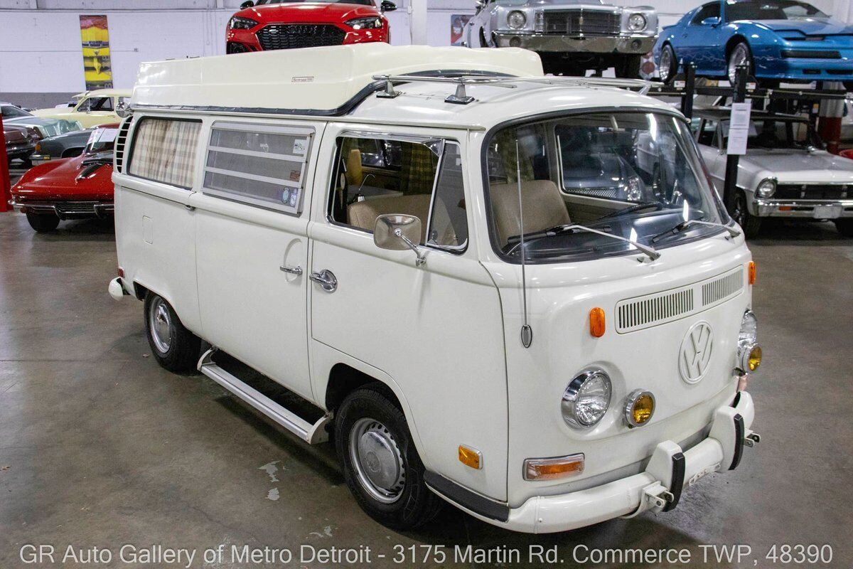 Volkswagen-BusVanagon-1971-White-Tan-85212-8