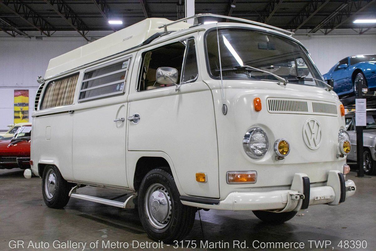 Volkswagen-BusVanagon-1971-White-Tan-85212-9