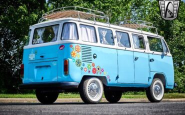 Volkswagen-BusVanagon-1990-Blue-Wood-42234-6