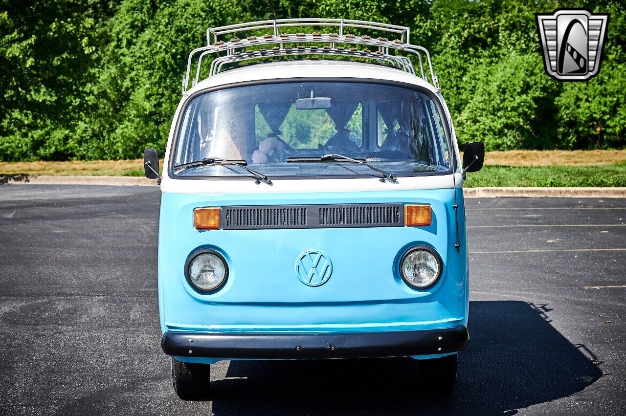 Volkswagen-BusVanagon-1990-Blue-Wood-42234-9