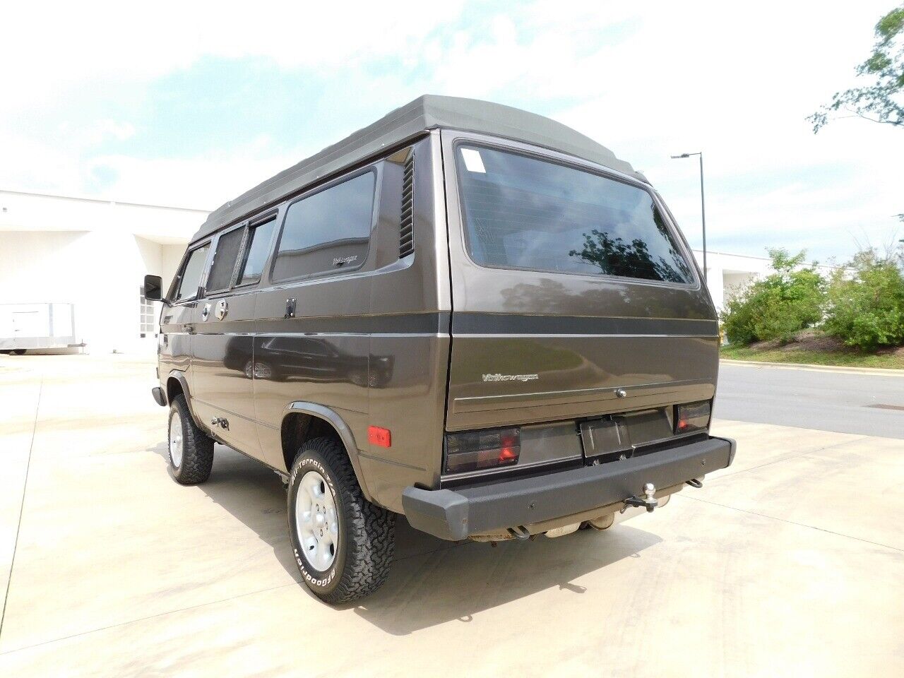 Volkswagen-BusVanagon-Cabriolet-1983-Brown-Brown-251360-8