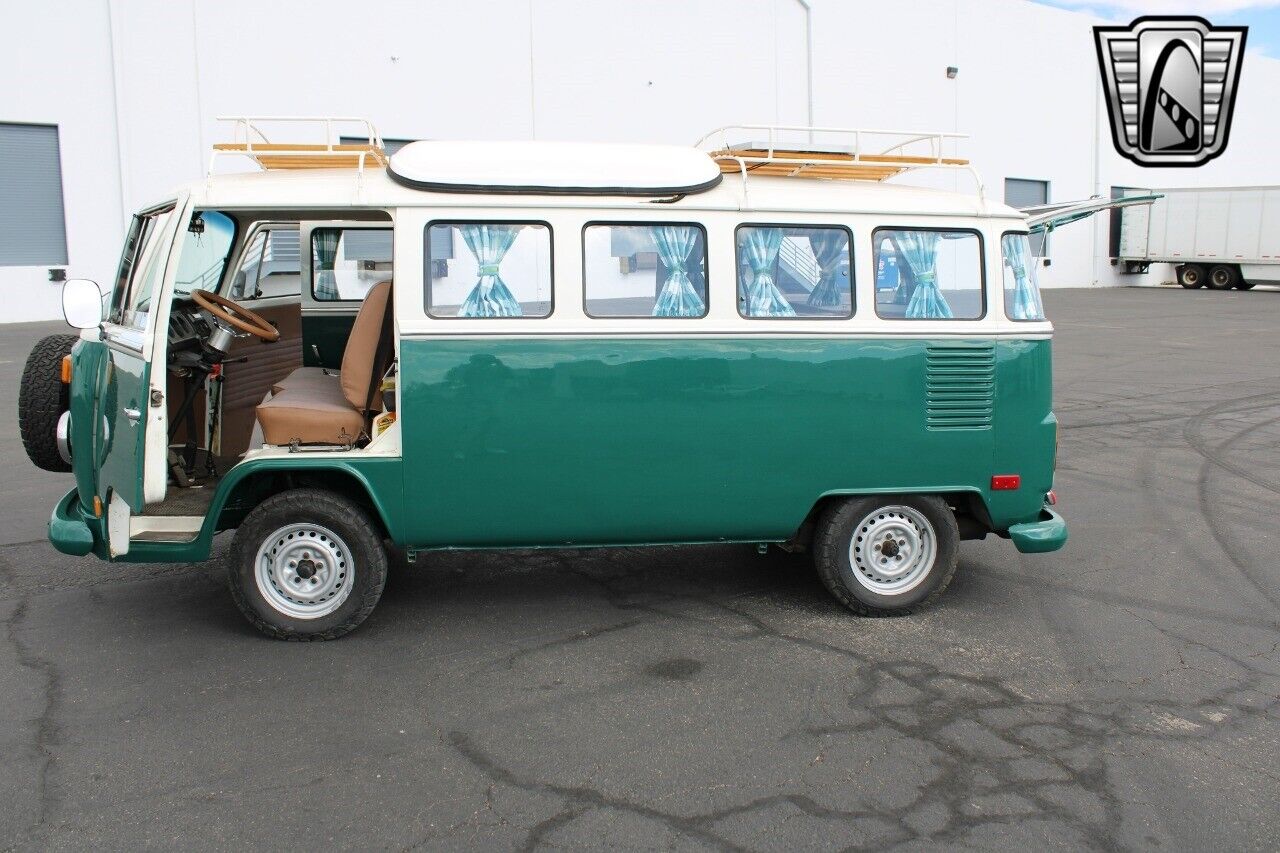 Volkswagen-BusVanagon-Cabriolet-1992-White-Brown-106923-9