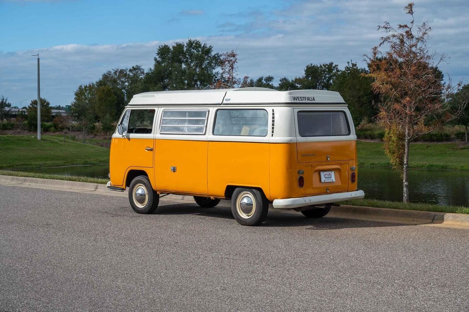 Volkswagen-BusVanagon-Van-1969-Yellow-Tan-153971-11