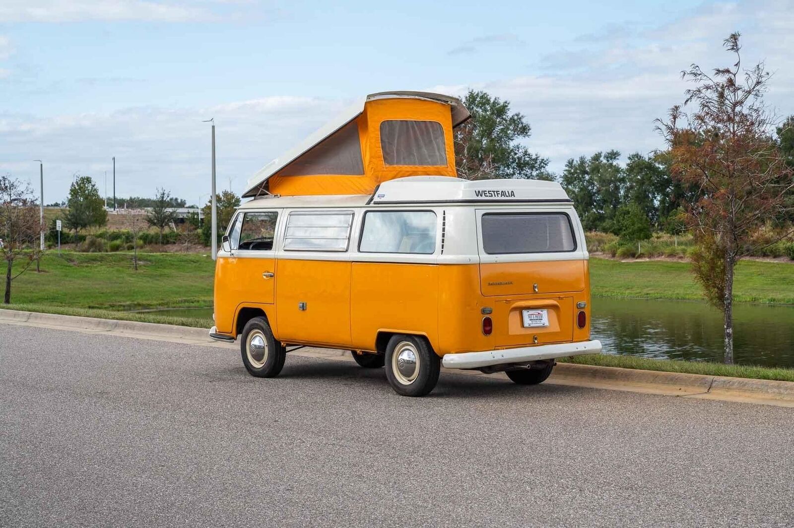 Volkswagen-BusVanagon-Van-1969-Yellow-Tan-153971-23