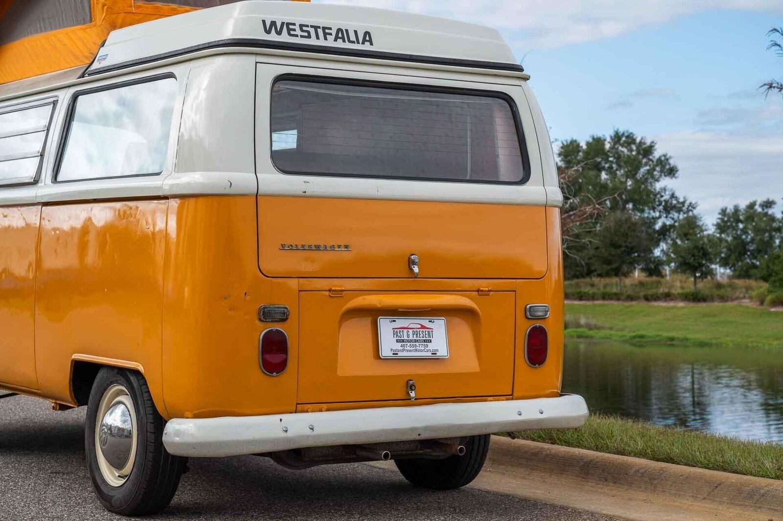 Volkswagen-BusVanagon-Van-1969-Yellow-Tan-153971-25