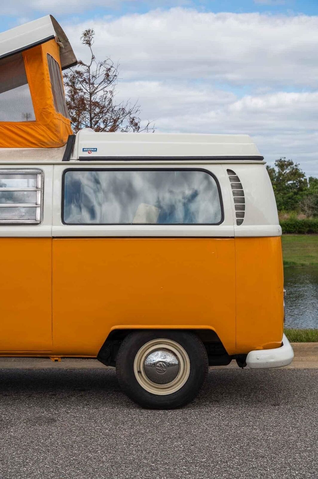 Volkswagen-BusVanagon-Van-1969-Yellow-Tan-153971-26