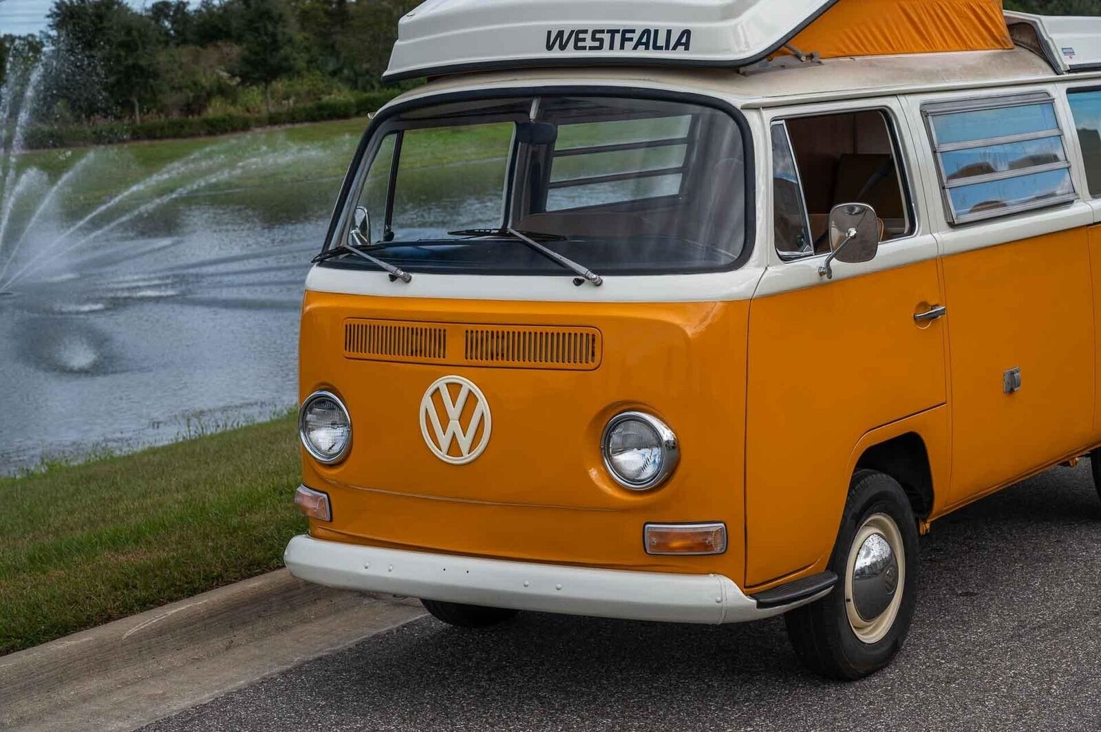 Volkswagen-BusVanagon-Van-1969-Yellow-Tan-153971-29