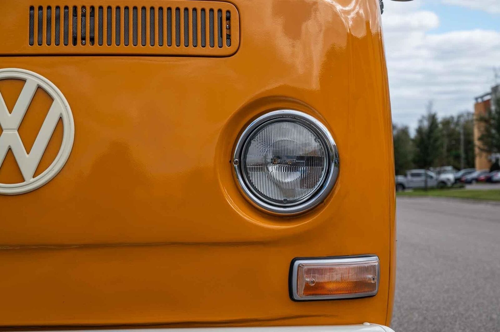 Volkswagen-BusVanagon-Van-1969-Yellow-Tan-153971-35