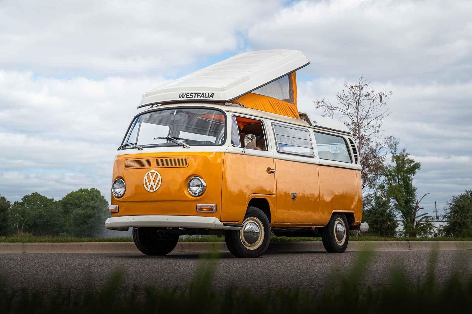 Volkswagen-BusVanagon-Van-1969-Yellow-Tan-153971-38