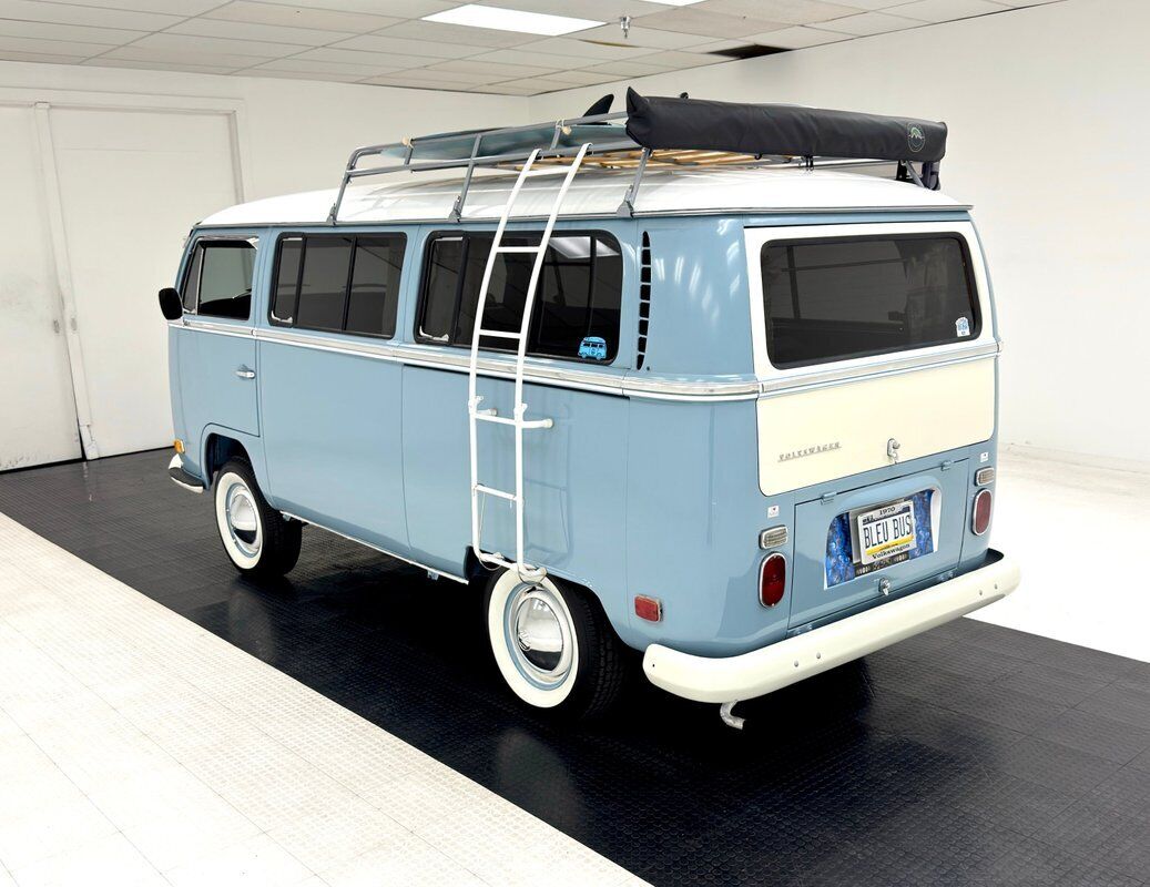 Volkswagen-BusVanagon-Van-1970-Blue-Black-162207-2