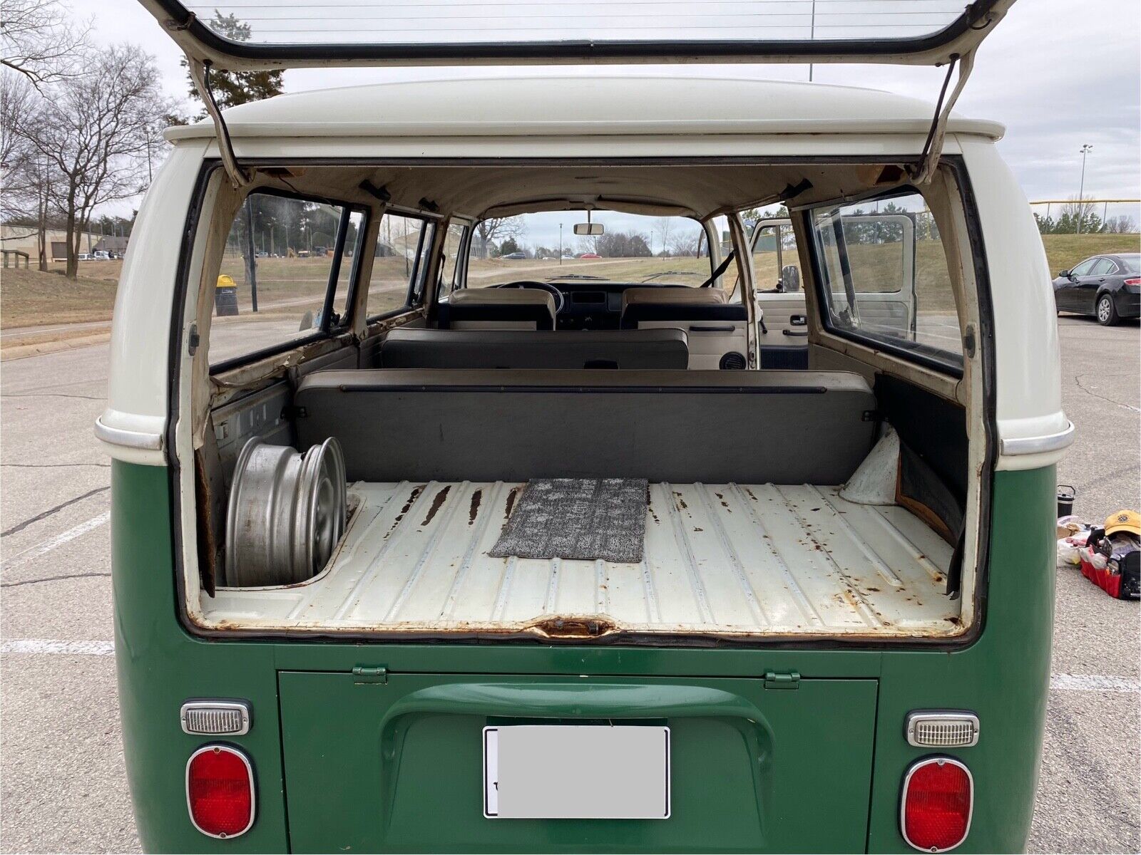 Volkswagen-BusVanagon-Van-1971-Green-White-192051-8