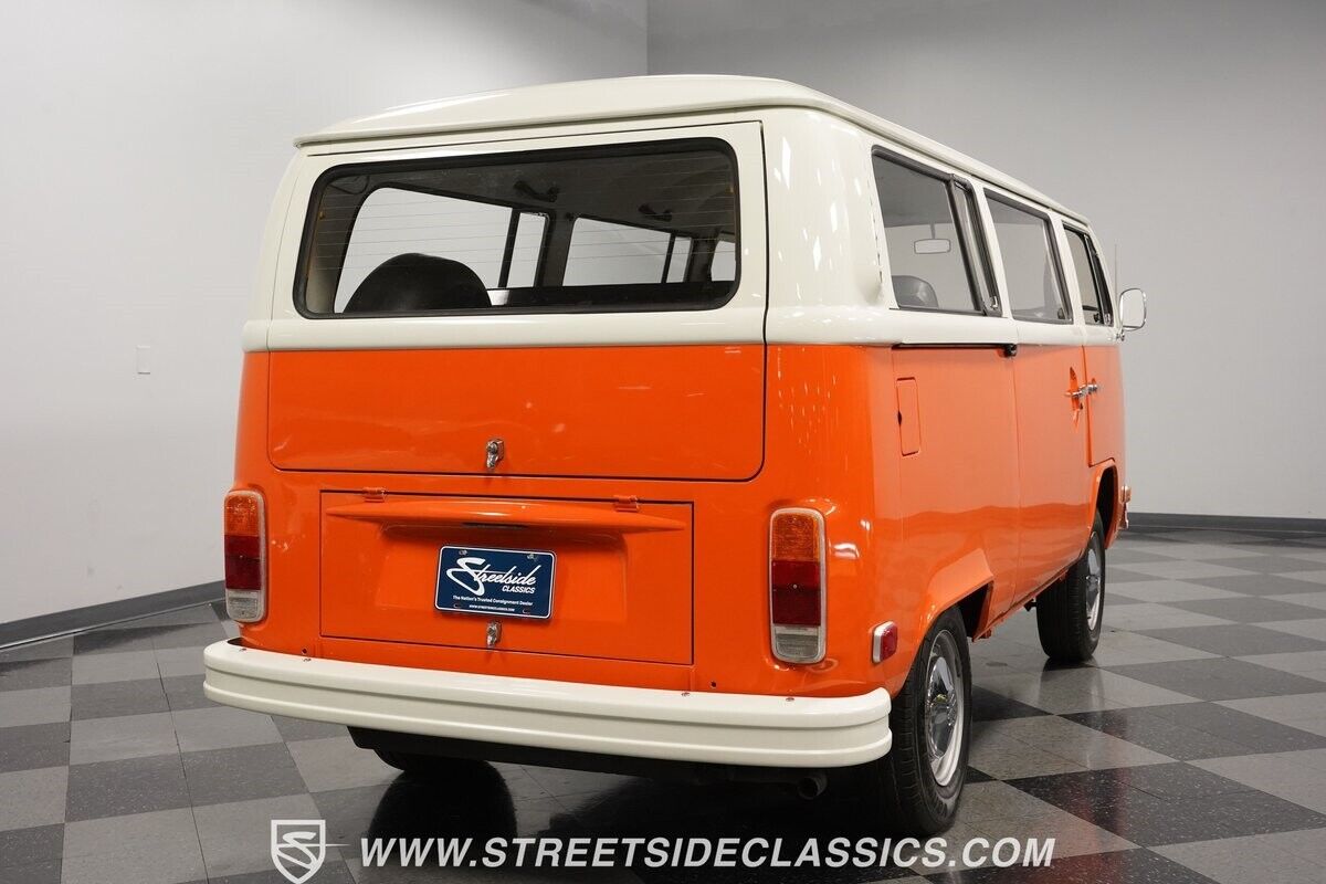 Volkswagen-BusVanagon-Van-1973-Orange-Black-84825-11