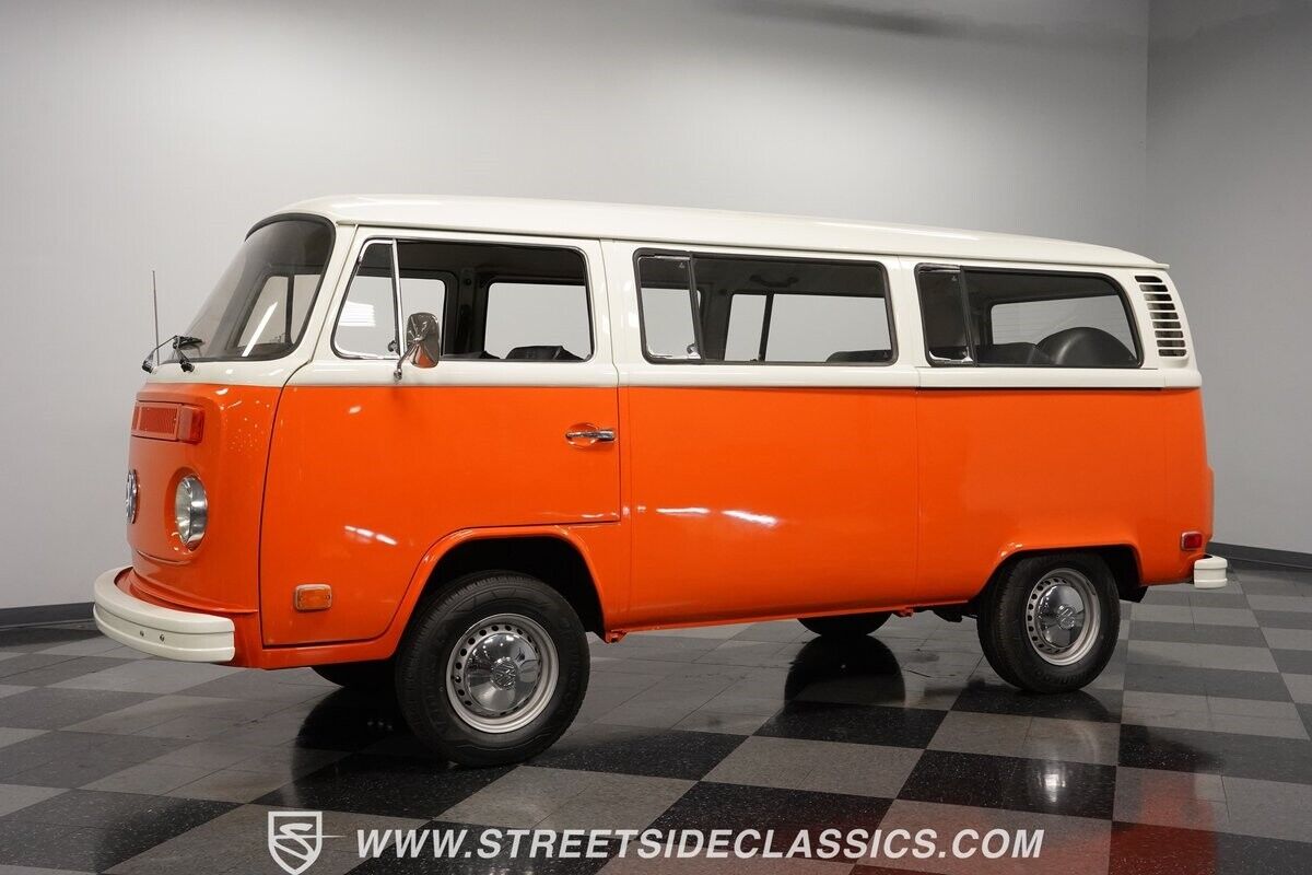 Volkswagen-BusVanagon-Van-1973-Orange-Black-84825-6