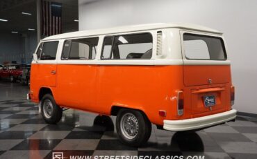 Volkswagen-BusVanagon-Van-1973-Orange-Black-84825-9