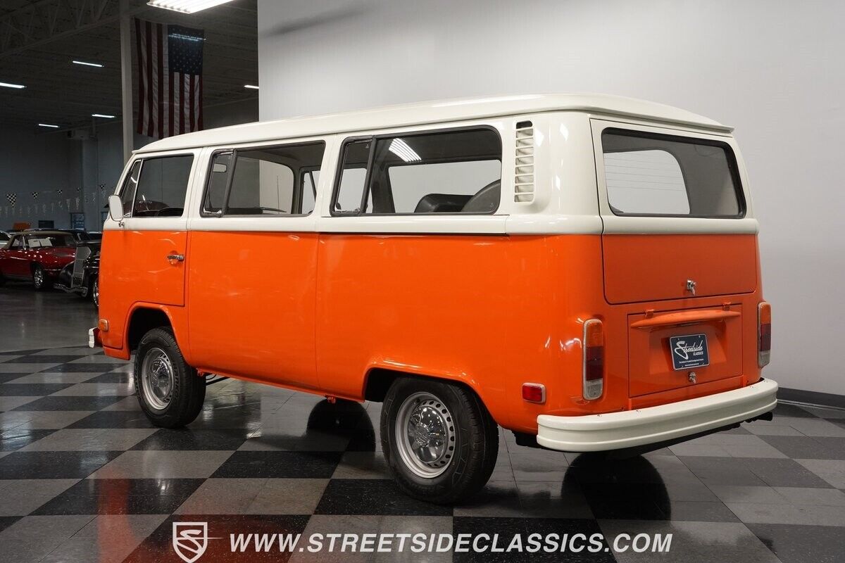 Volkswagen-BusVanagon-Van-1973-Orange-Black-84825-9