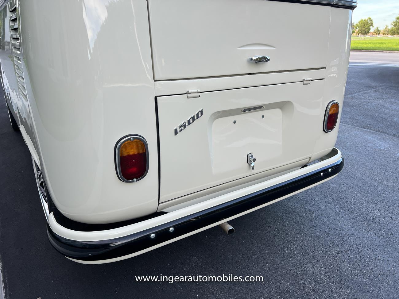 Volkswagen-BusVanagon-Van-1974-Black-Black-87022-34