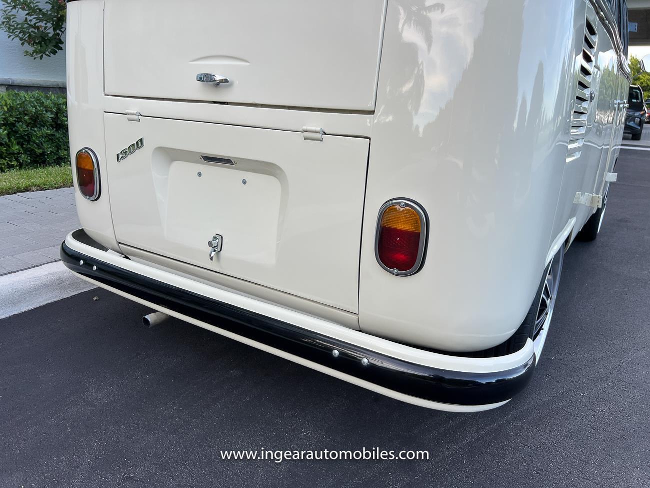 Volkswagen-BusVanagon-Van-1974-Black-Black-87022-35