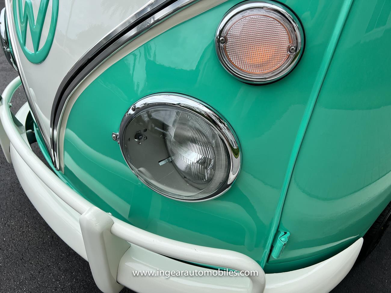 Volkswagen-BusVanagon-Van-1974-Green-Biege-26057-20