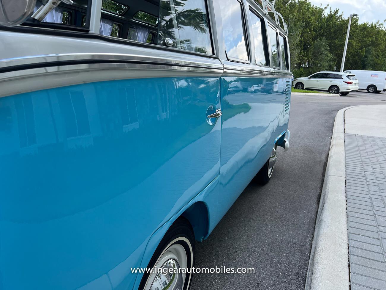 Volkswagen-BusVanagon-Van-1975-Blue-Black-144480-23